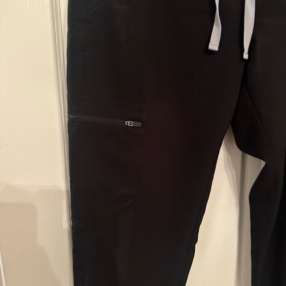 Figs Black Jogger Sweatpants with White Drawstring - Picture 3 of 8